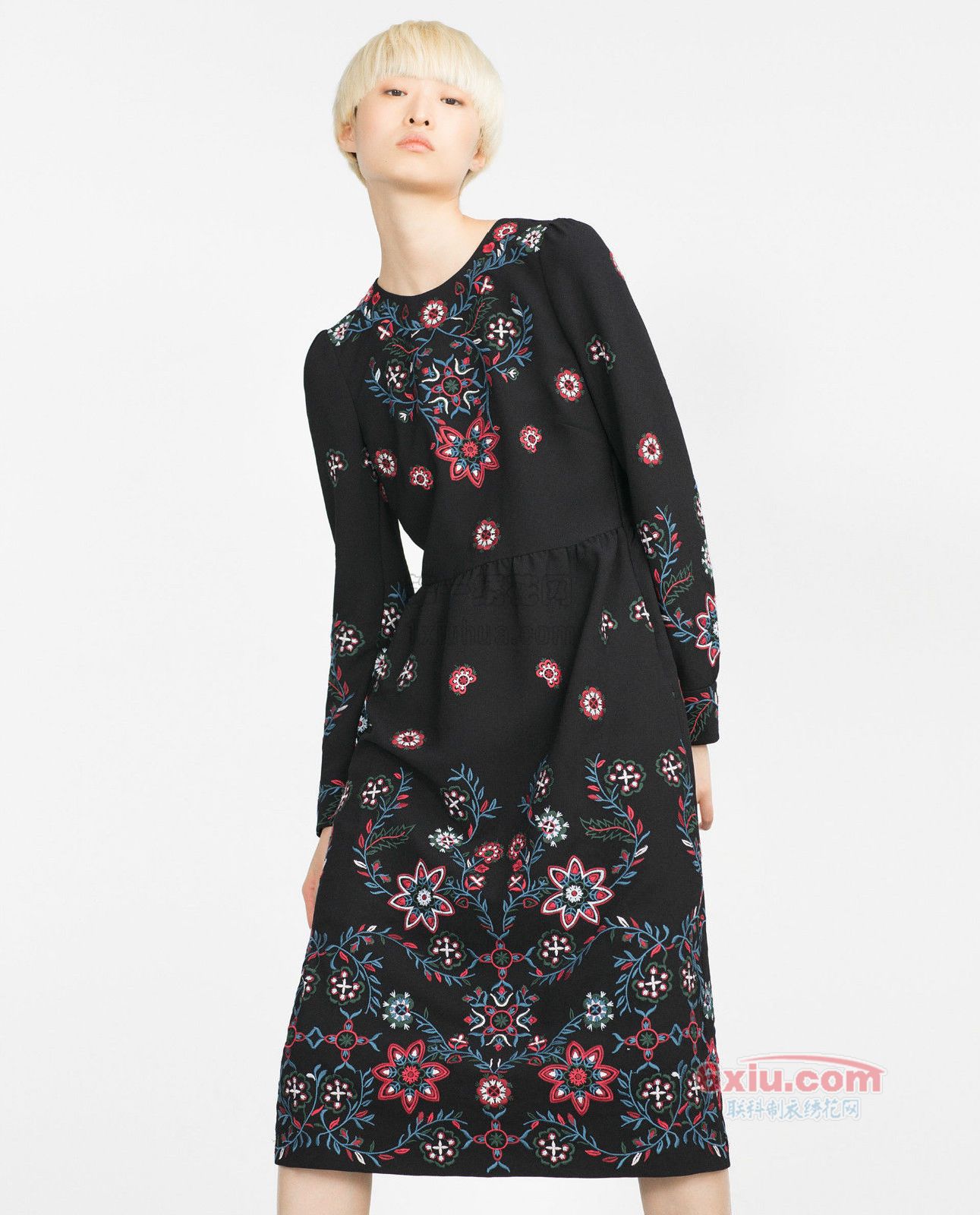 满幅条幅花裙领袖