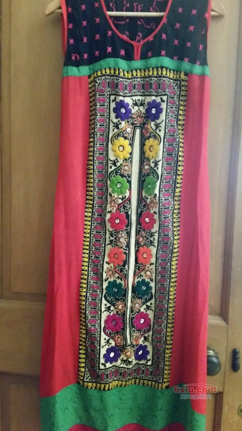 对称双列抽象花裙