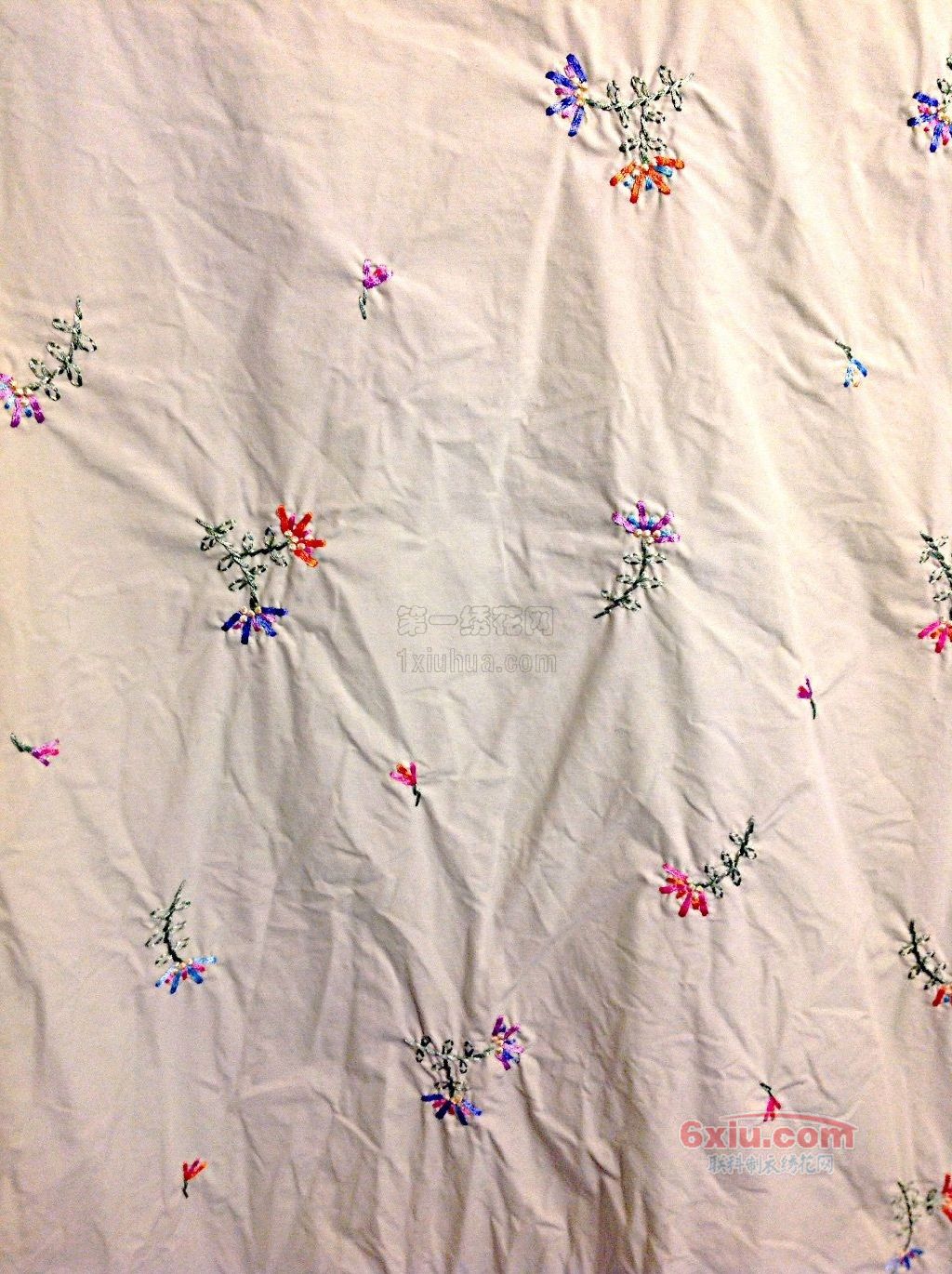 小花朵衣领简单