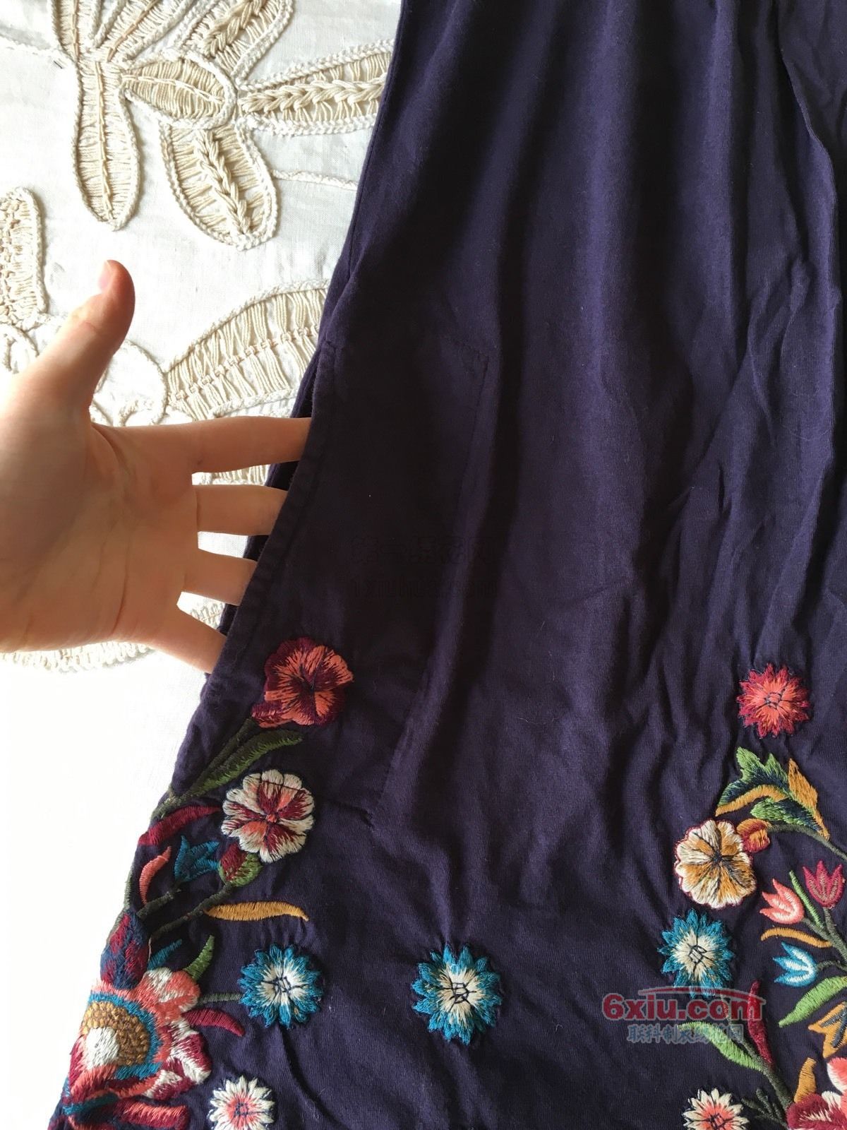 花朵手袖衣摆上衣