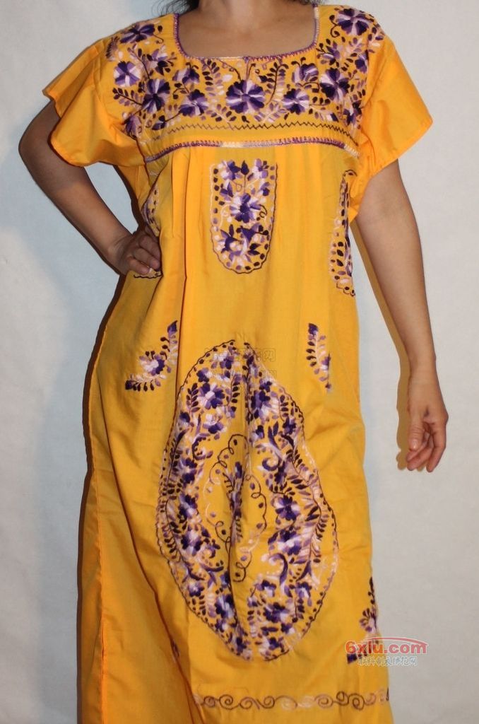 龙袍写实小花朵民族长袍