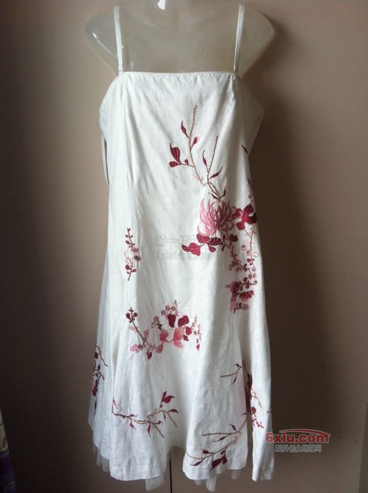 写实菊花吊带裙