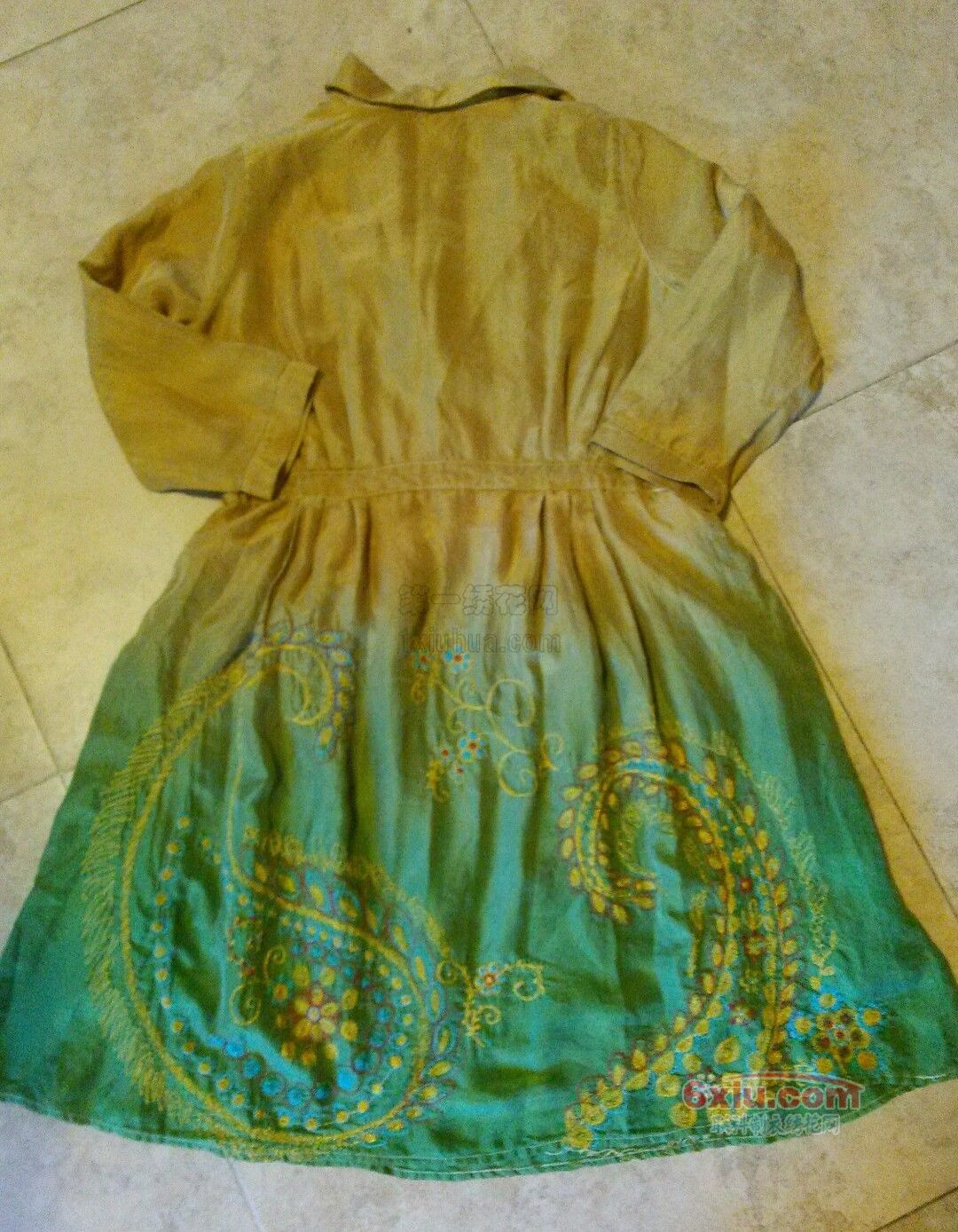 抽象水滴曲线后背