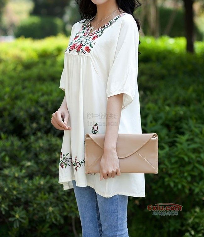 简洁衣领藤花衣摆U形