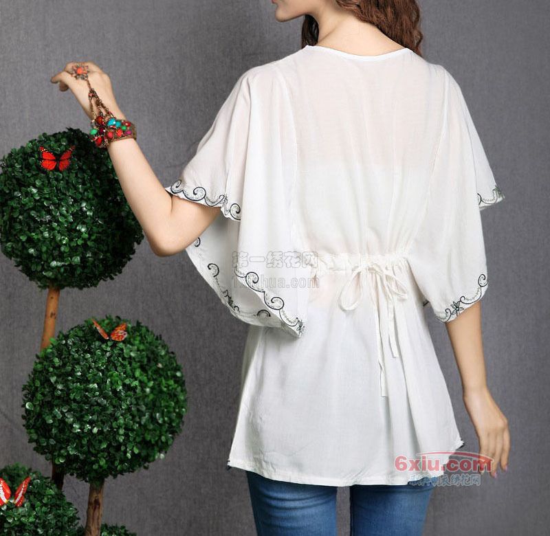 简洁衣领藤花衣摆U形